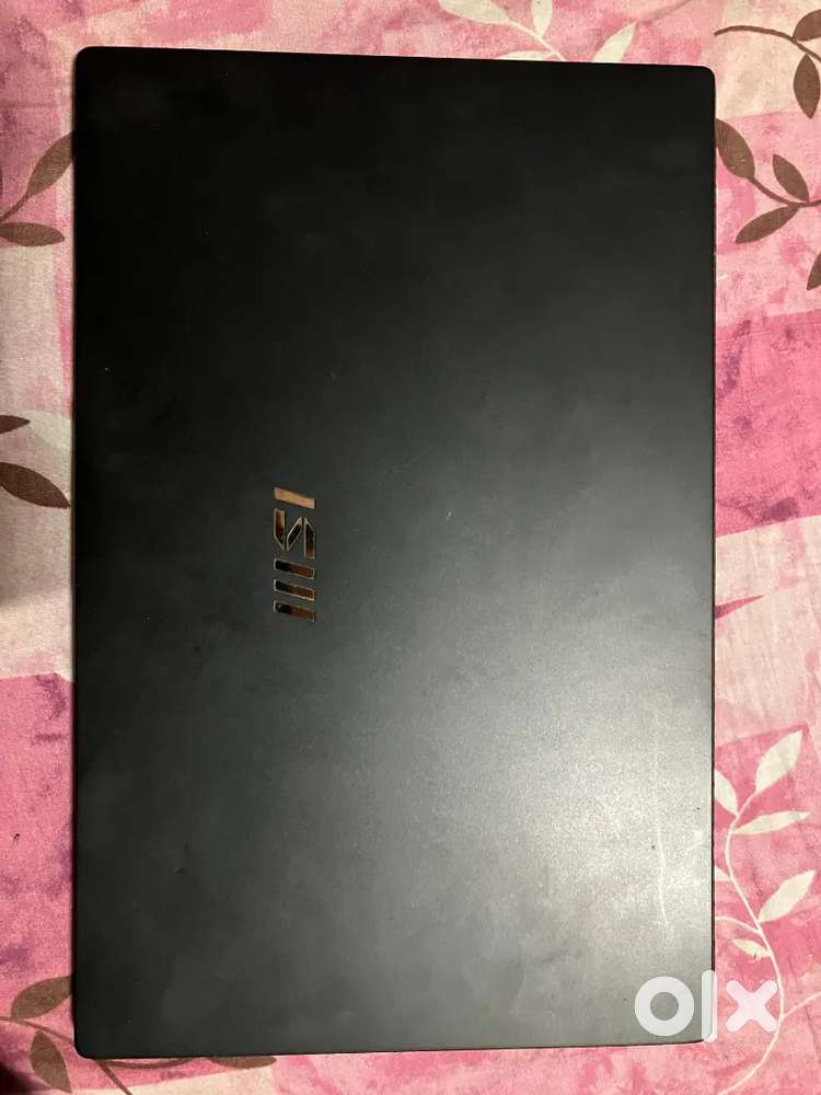 Msi summit b15 Core i5 11th gen 16gb ram 512ssd