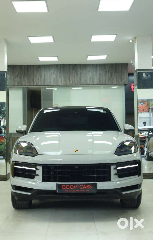 Porsche Cayenne Base, 2024, Petrol