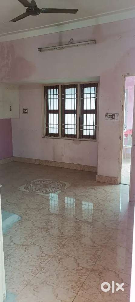 Urgent need a roommate