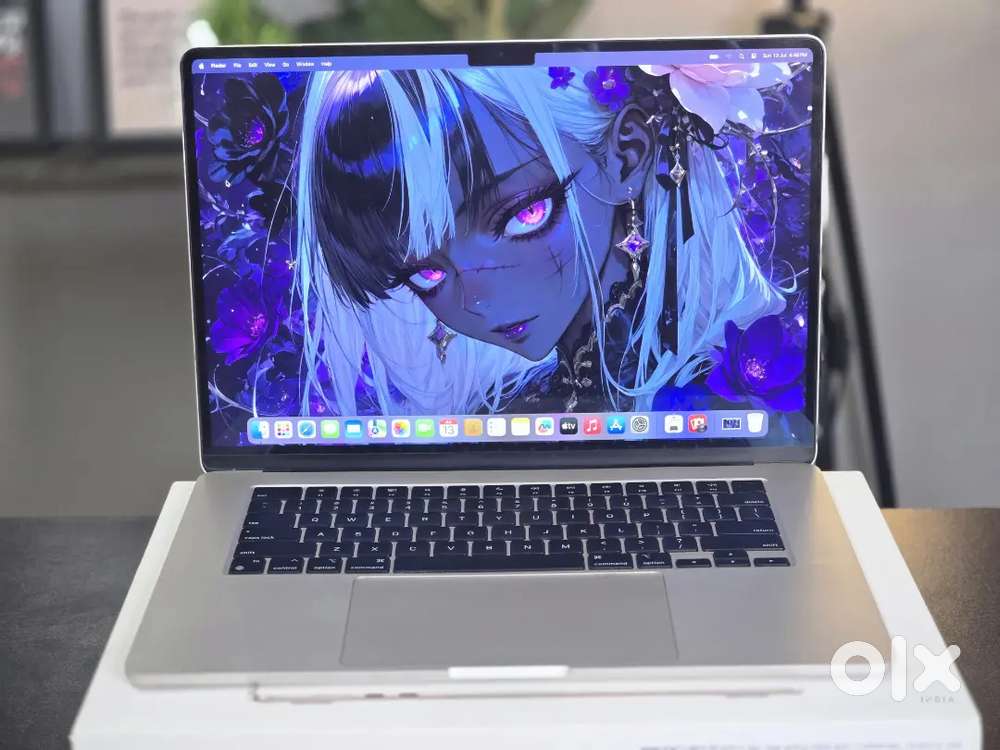 MacGallery Macbook Air M2 Starlight 15 inch 8gb/256gb with full kit.