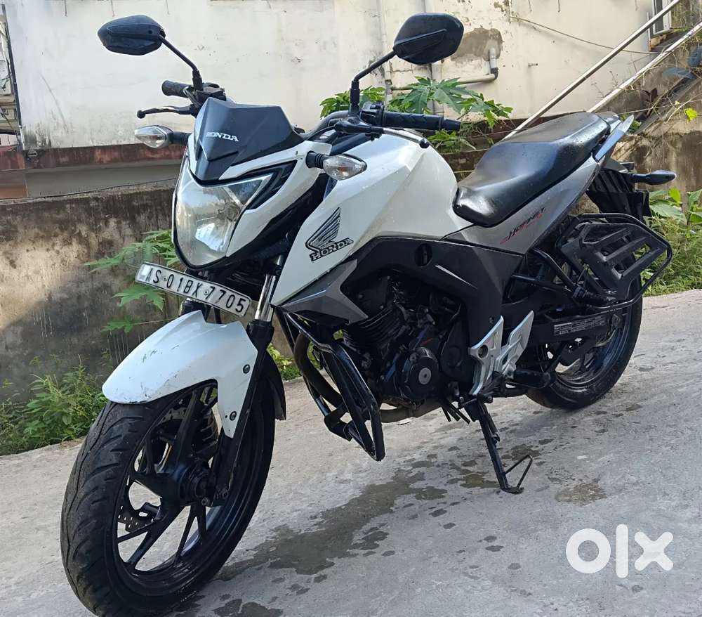 Honda Hornet bike is on showroom condition.Bit negotiable