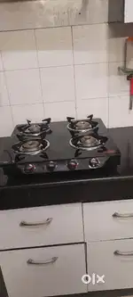 Piegon 4 burner gas stove (only 3 days old) almost new