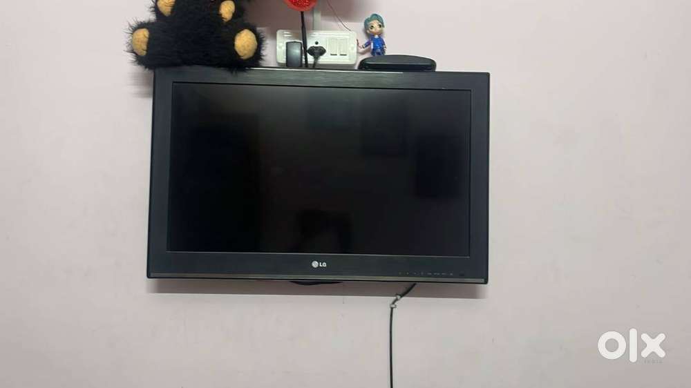 32 Inch Colour LCD TV FOR SALE