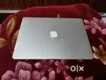 Apple Macbook Excellent Condition looks like a brand new piece