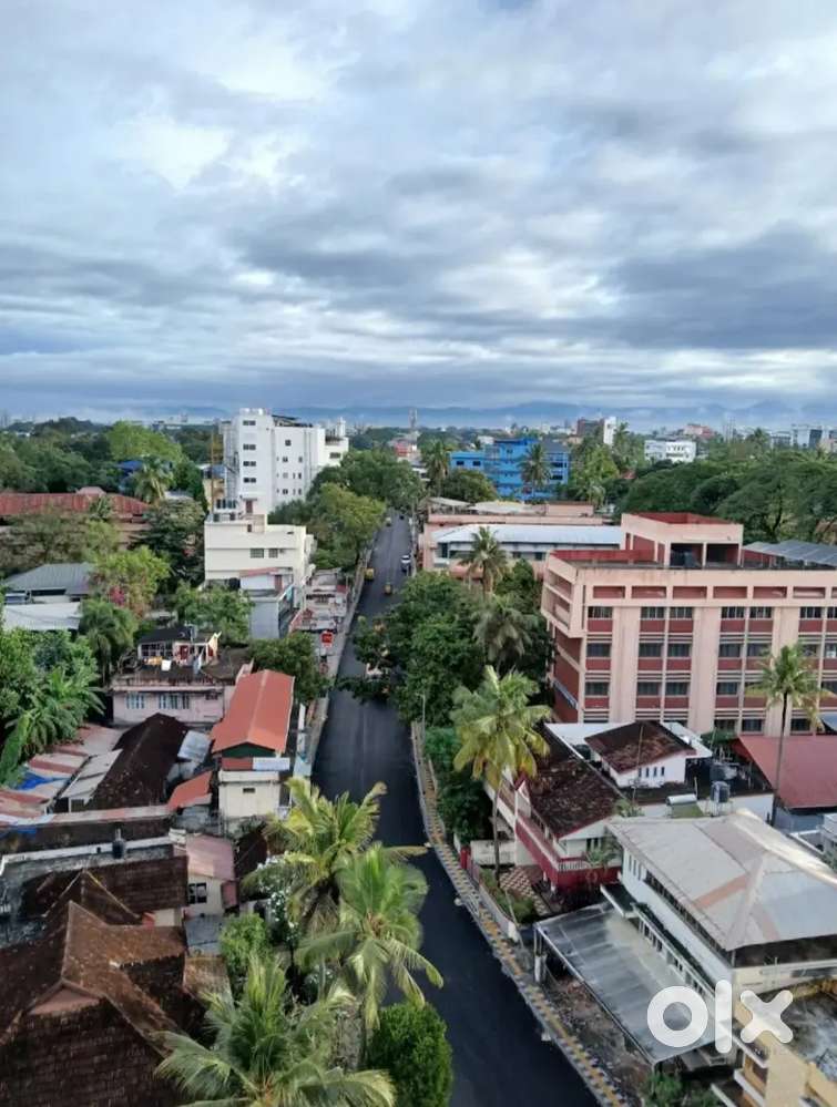 FLAT FOR RENT VANCHIYOOR NEAR COURT