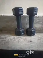 PVC dumbbells hai 1kg×2=2kg  bohot hi achi condition mai hai
