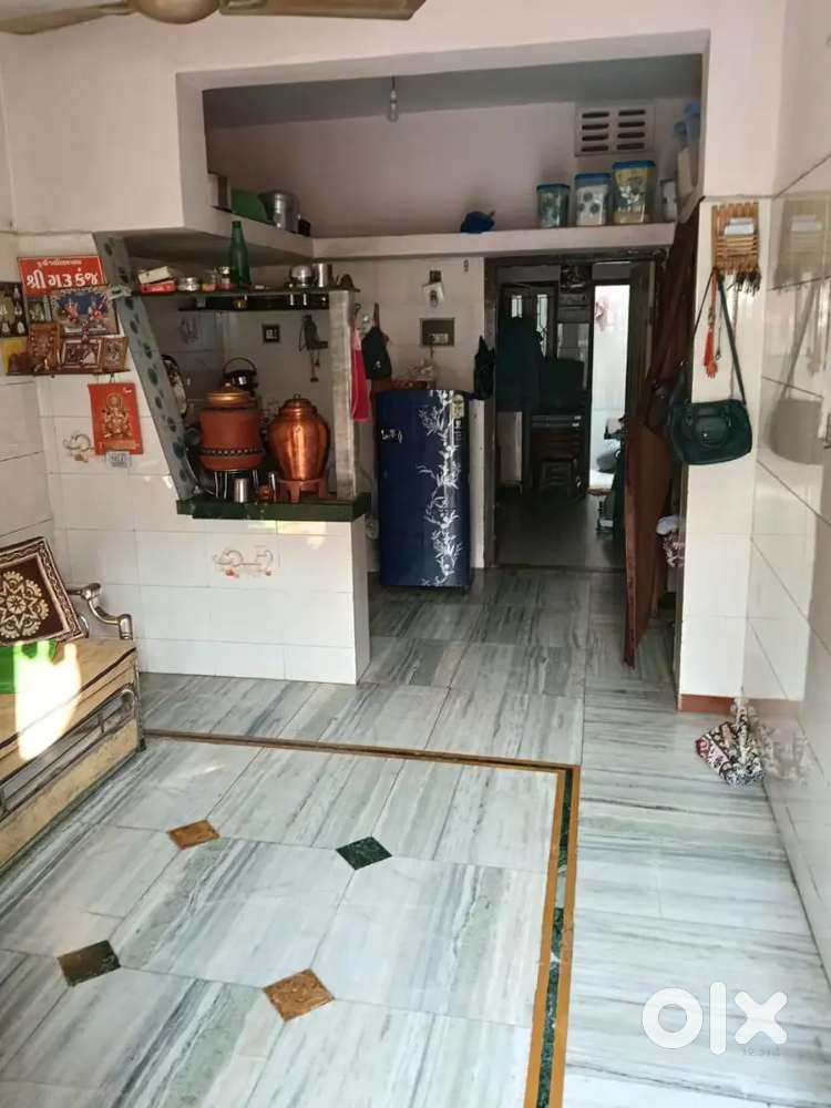 Khodhariya rod neyar sawati par J K park taytakiliyal che lon vadu