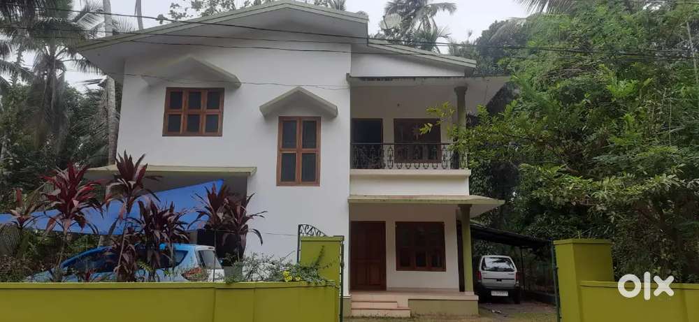 Well maintained  2BHK  for  rent ,Nearest  rly.stn.tellicherry/mahe