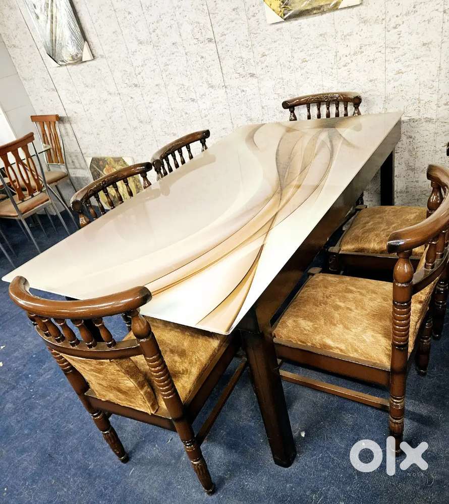 Dining table at minimum price