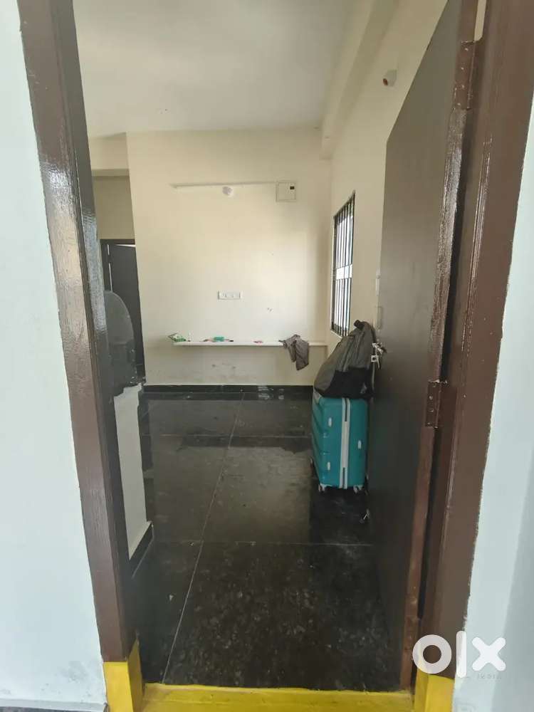 ROOM sharing for one girl