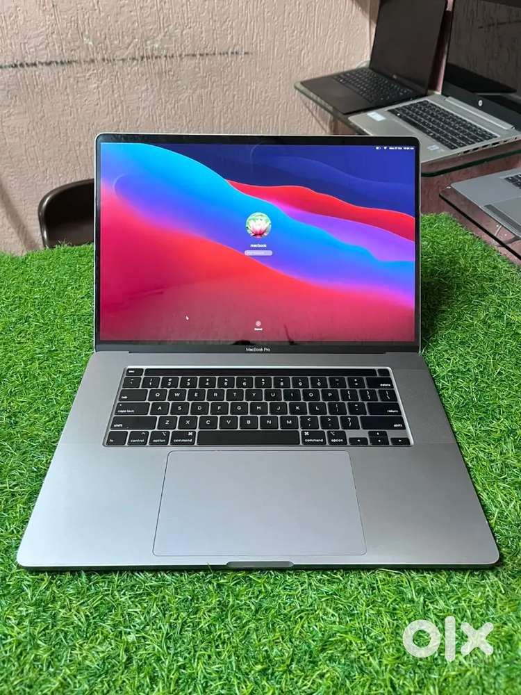 Apple MacBook pro corei9 processor /42000