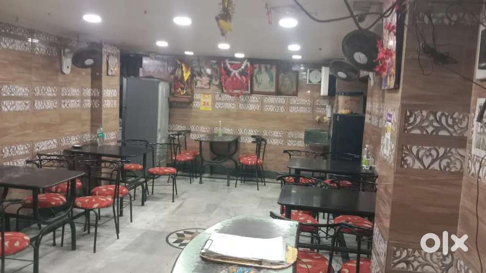 Unfurnished shop for rent at Lake town bangur main road property