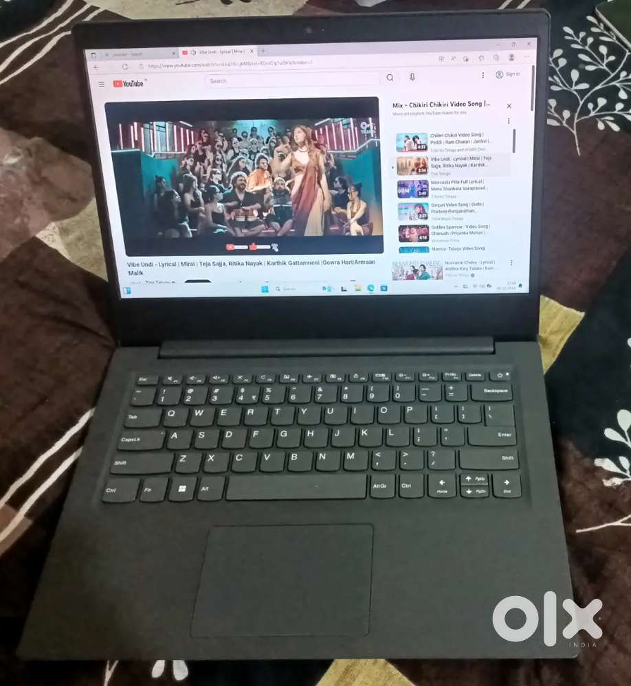 Lenovo i3 10th gen 8gb ram 4gb inbuilt graphics
