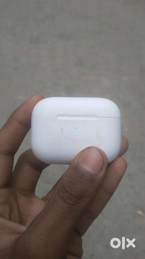 Apple headphone