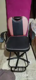 Beauty parlour chair 1