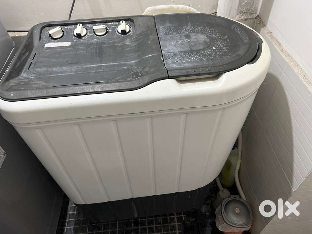 Whirlpool washing machine semi automatic 3 years old