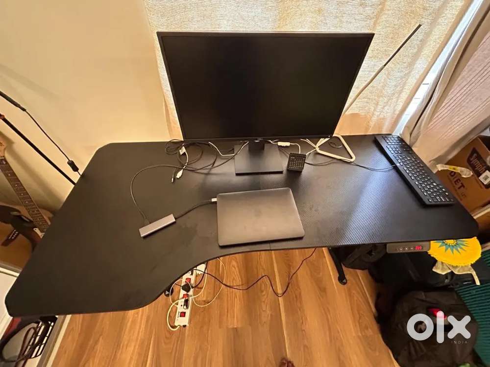 Full Size Computer table + PC Screen
