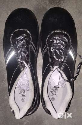 Safety Shoes  Black 1 Pair