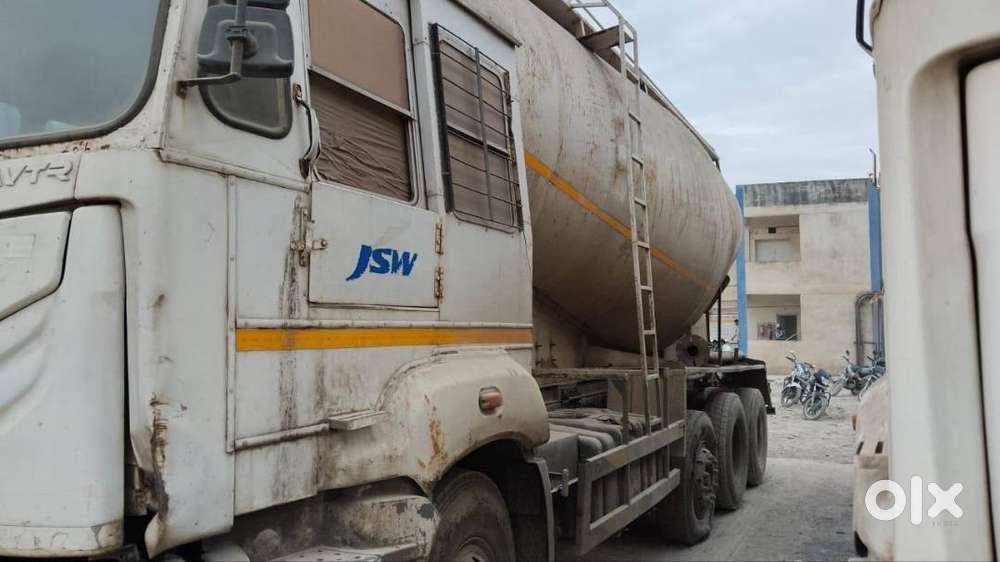 Bulker  Ashokleyland  Model 2020 Tyre 12 Tyre 30% Location Chandrapur