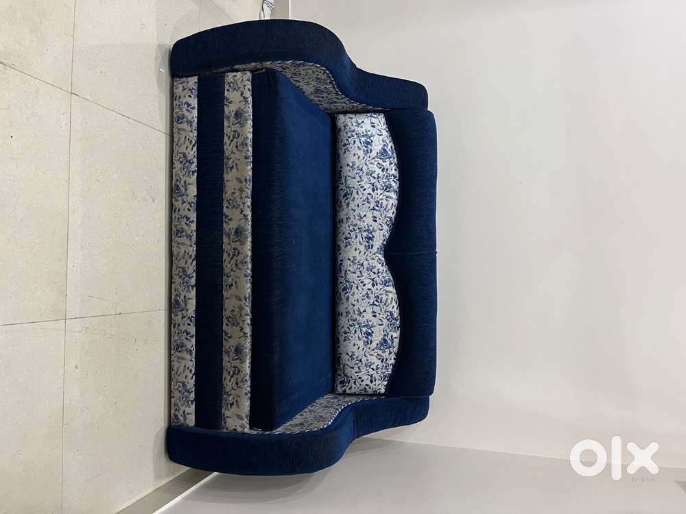 2.5 seater Sofa with storage