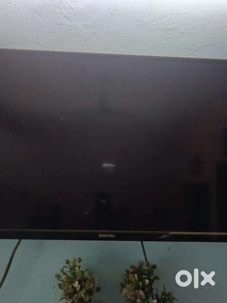 40 inchi Samsung ki LED bilkul okay condition