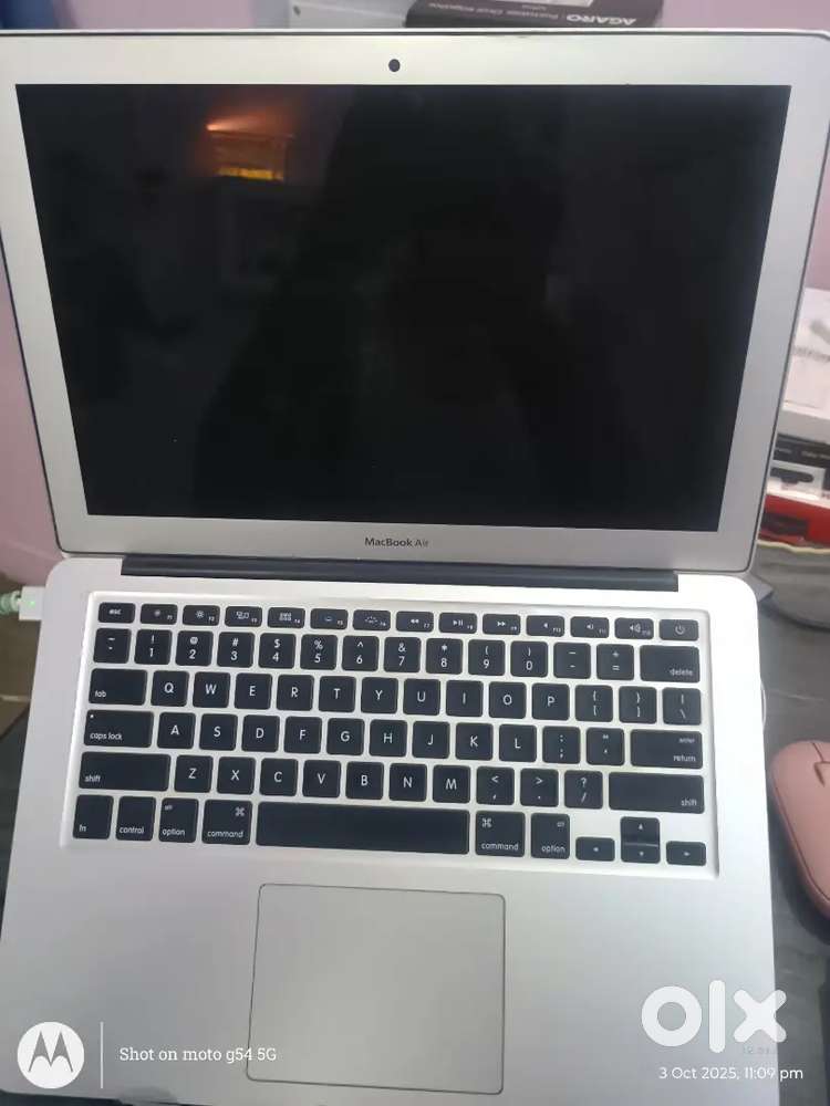 MacBook Air i5 (2015)  13-Inch  8GB RAM  1TB HDD