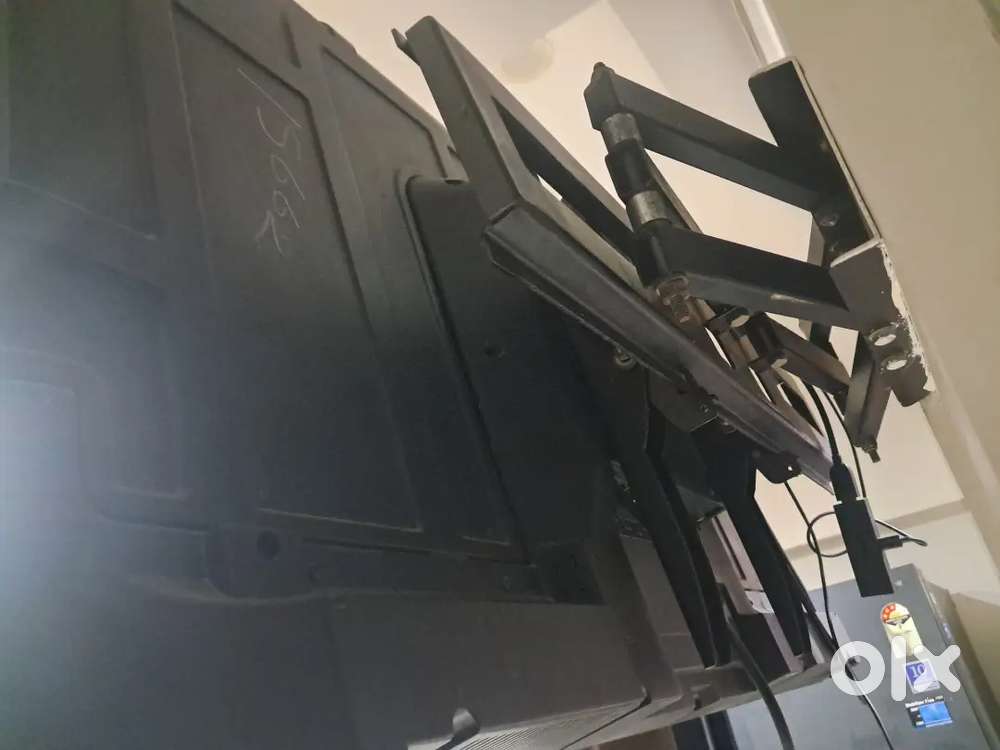 Cloudwalker 42 inch tv