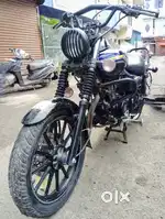 Bajaj avenger 150 street