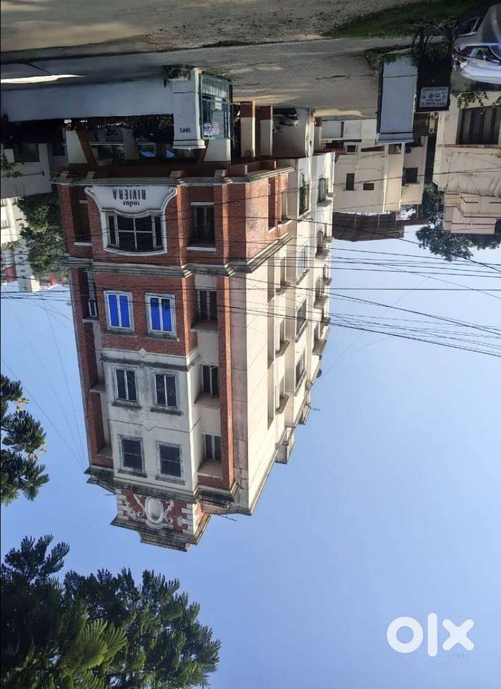 3BHK Apartment located in Posh Locality