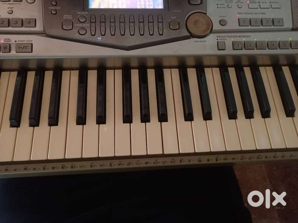 YAMAHA PSR 2100