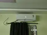 Lloyd 1ton 3 star inverter split AC