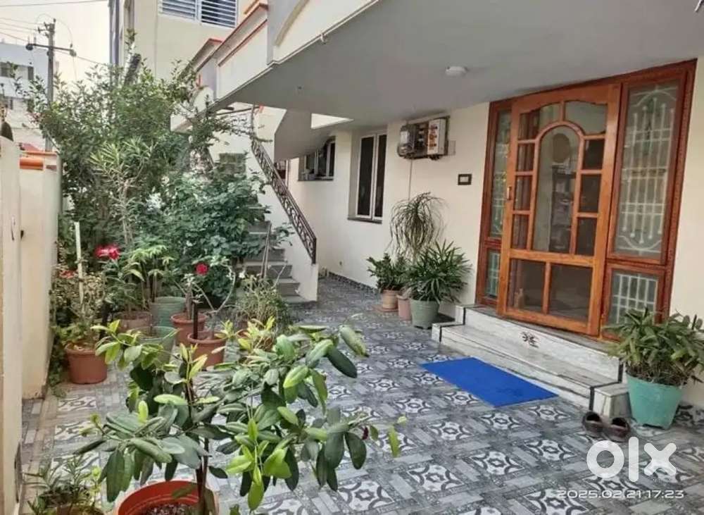 East facing house for 1.20cr