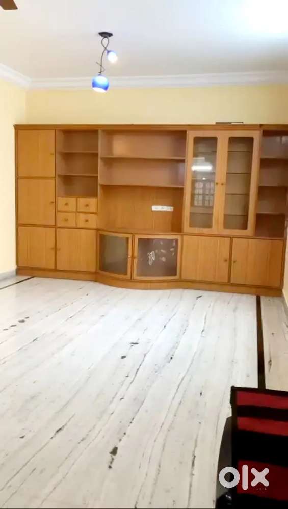 *Chance Flat sale at Kavurihills, Madhapur 3 BHK, 1600 SFT, Rs.1.3 cr*