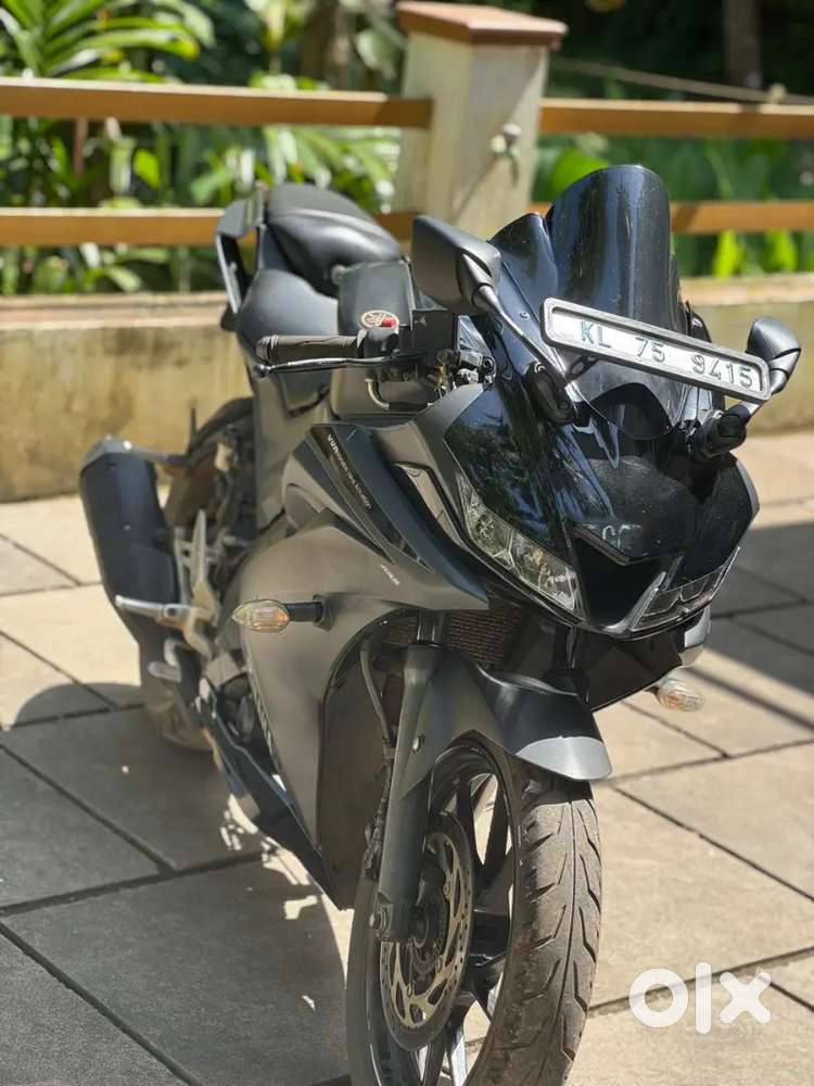 Yamaha R15 V3