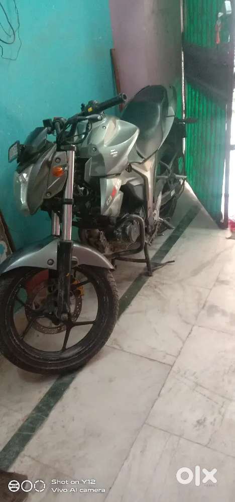 Suzuki Gixxer to sell