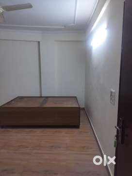 FEMALE FLATMATE REQUIRED 3BHK .SINGLE ROOM