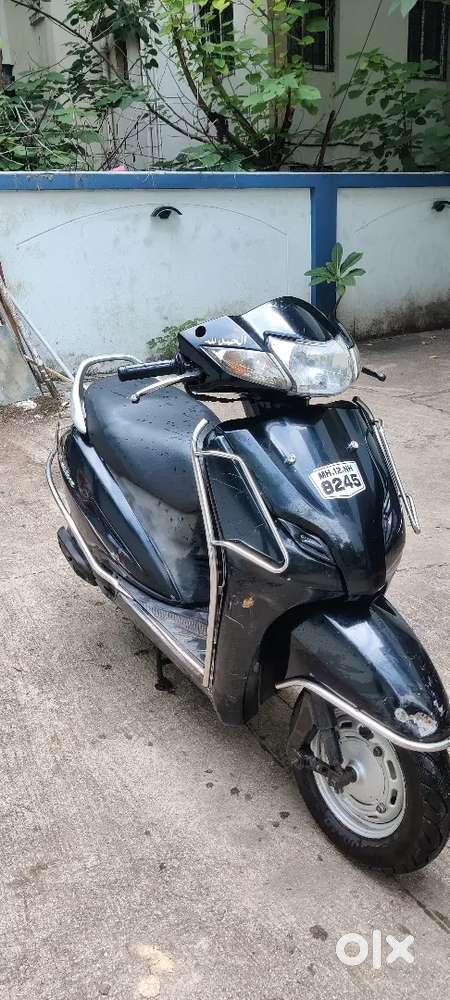Activa 3G black colour