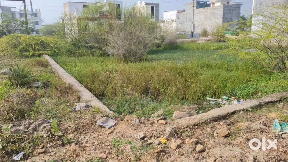 Plot 40x40 , 35 feet cc road available