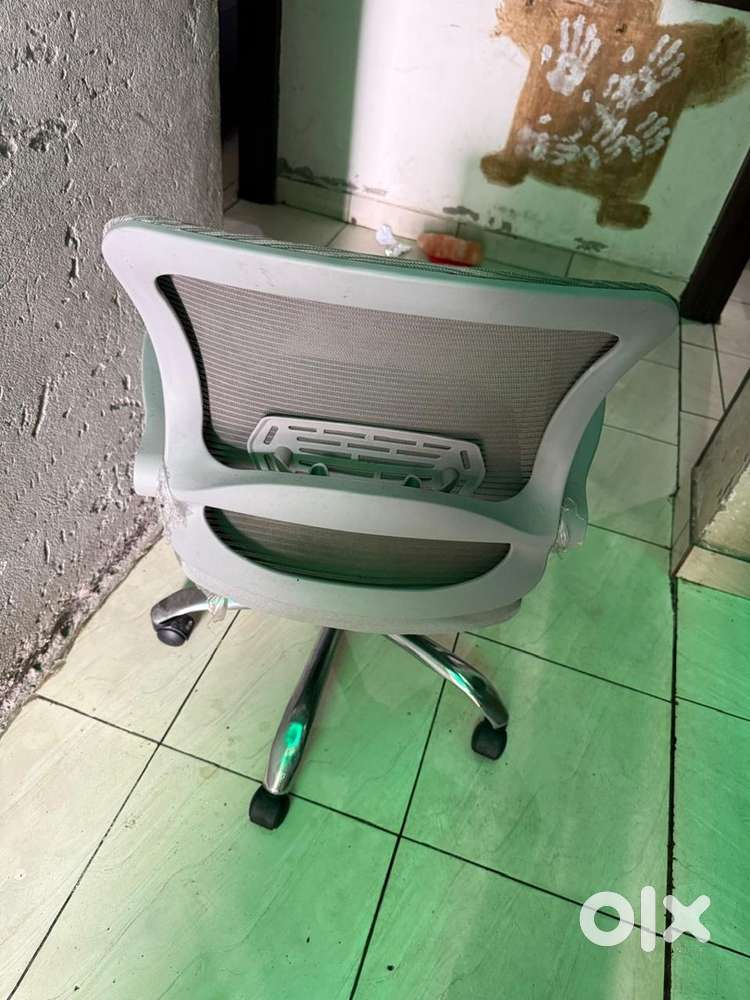 New chair hai