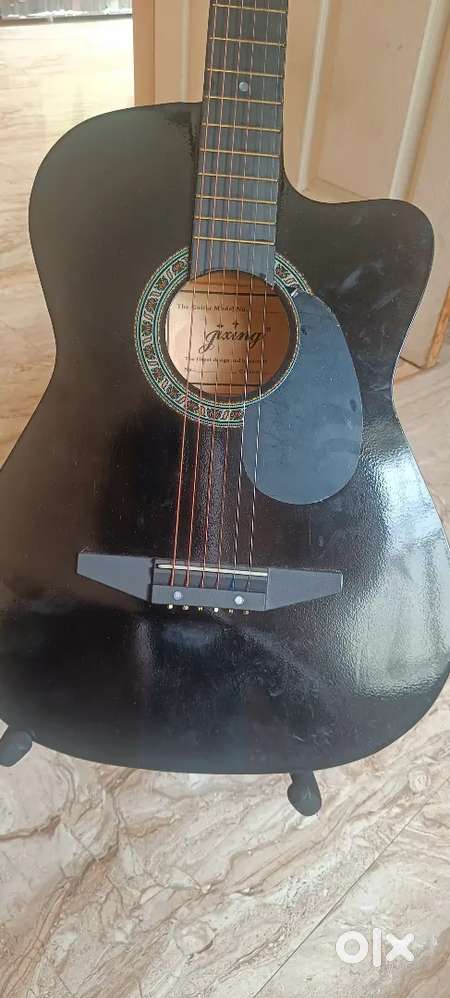 New condition Guitar for intermediate musician