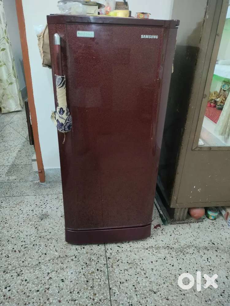 REFRIGERATOR