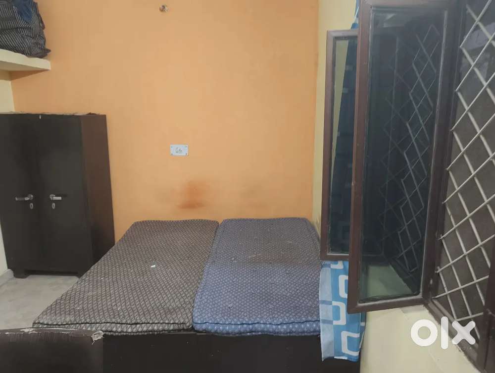 One  independence room set near doon global University selaqui