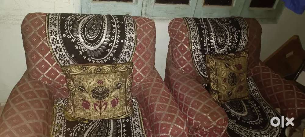 Sofa 3+1,chauki, study table,celing fan,induction,bartan stand selling