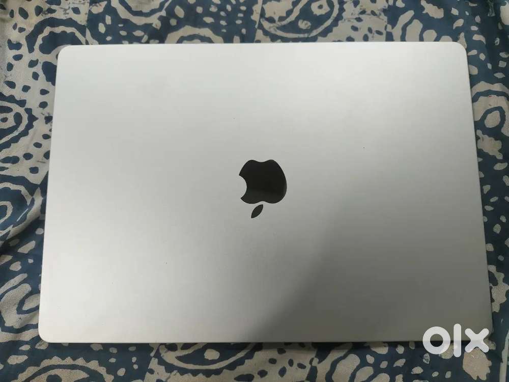 MacBook Air M3 2025