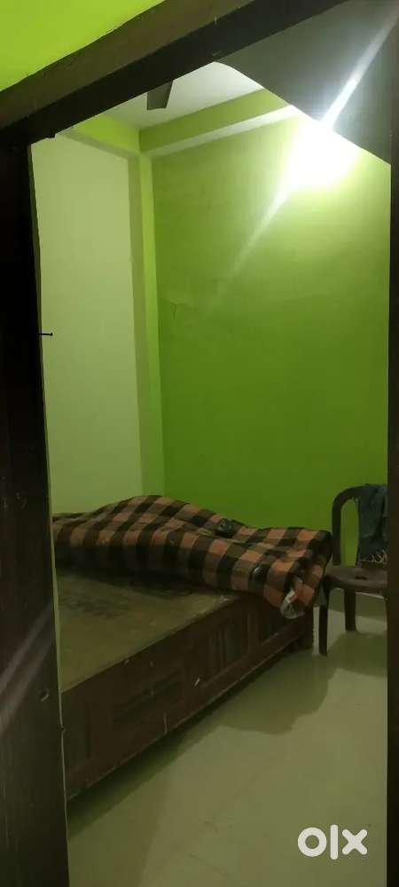 1bhk plat kitchen bathroom only girls