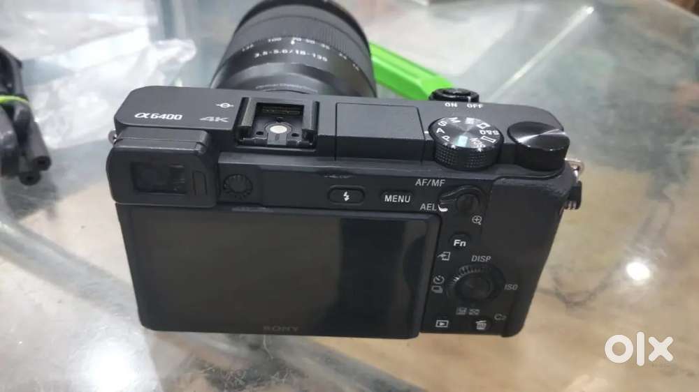 Sony Alfa 6400M with 18-155 MM lense with battery and charger
