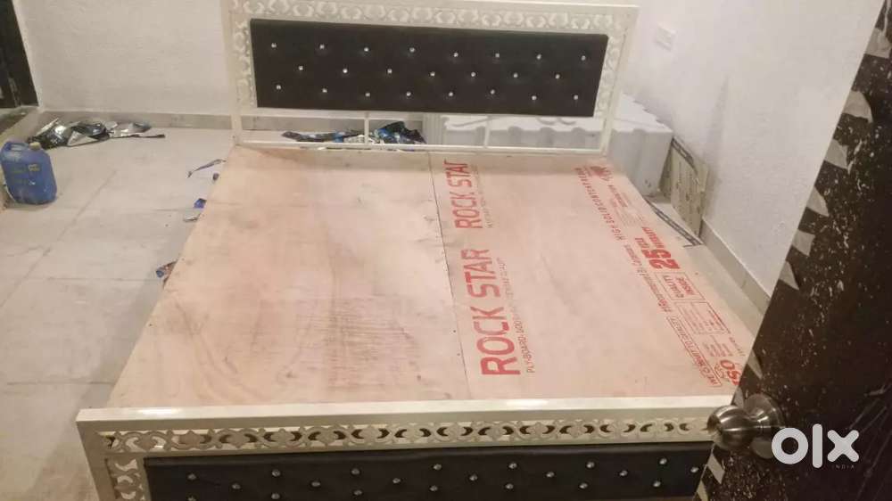 New metal double bed without storage manufacturer