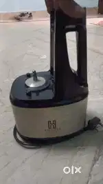 Hestia cold pressed juicer