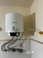 Bajaj Geyser 10l with pipes