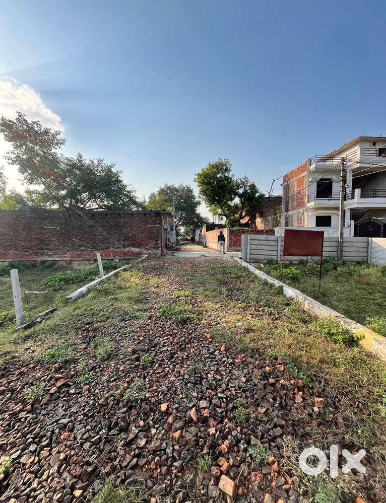 Roodahi, BKT me Plot - School & Market Pass - 22ft Road - ₹950/sq.ft